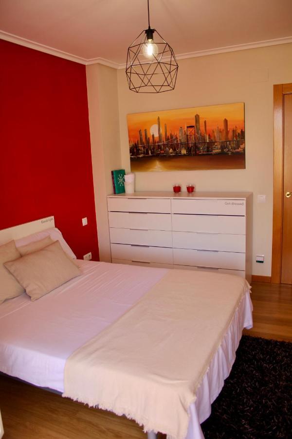 Atico En El Centro Con Amplia Terraza Apartment Entrena Екстериор снимка