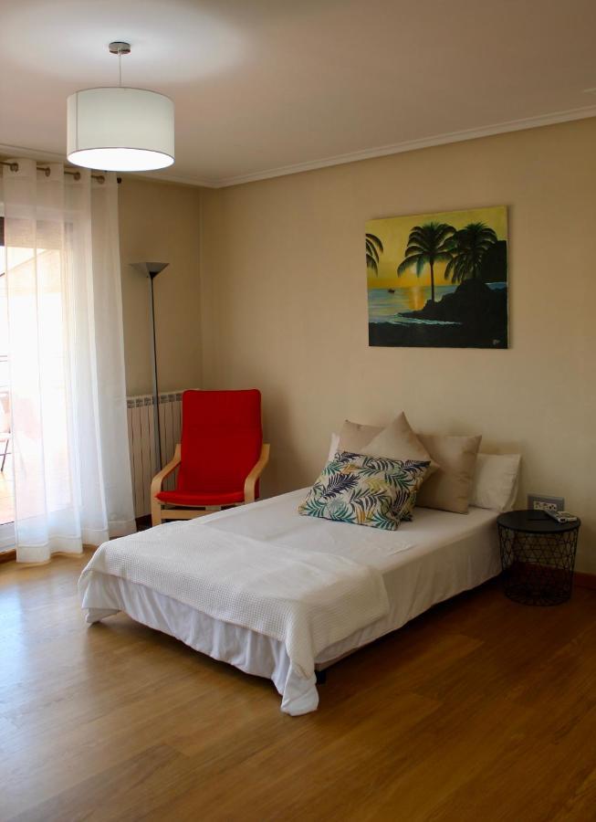 Atico En El Centro Con Amplia Terraza Apartment Entrena Екстериор снимка